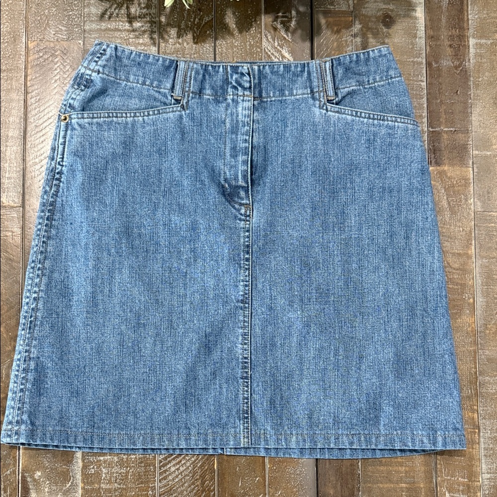 Talbots Petite 8 Denim Skirt Medium Wash Zip Fly Classic.